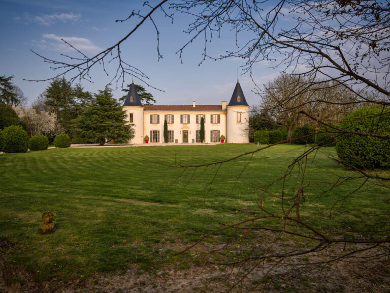 chateau des deux tours